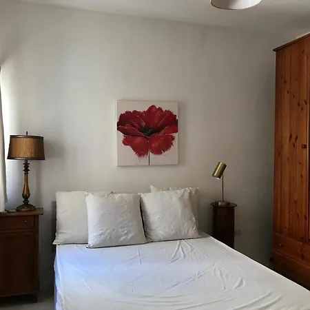 Country Penthouse With Spacious Terrace And Sunset Tones Apartmán Gharghur